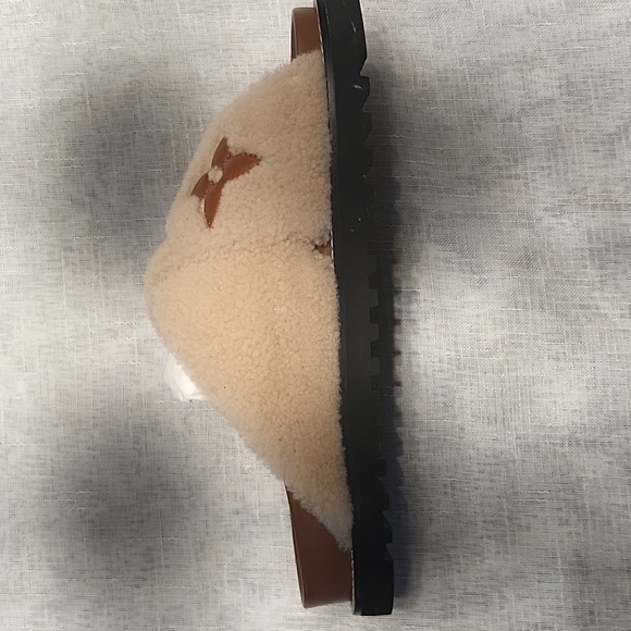 Louis Vuitton exclusive sandals size 38 color brown and tan - Picture 8 of 9